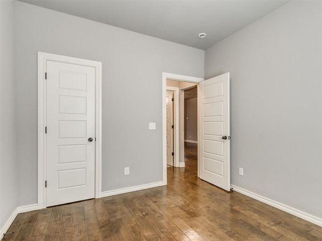 305 Golden Leaf Court, Moore, OK 73160