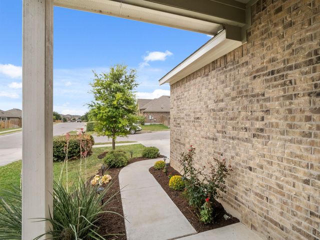574 W Nautical LOOP, Kyle, TX 78640