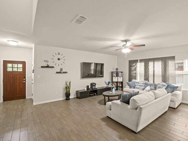 574 W Nautical LOOP, Kyle, TX 78640