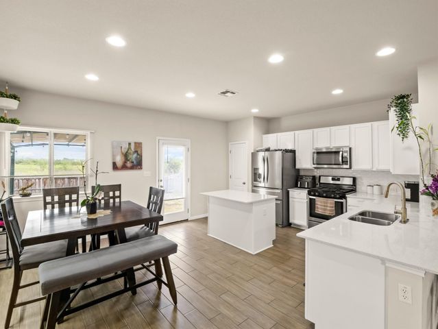 574 W Nautical LOOP, Kyle, TX 78640