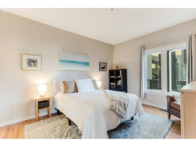 724 Nw WESTOVER Cir, Portland, OR 97210