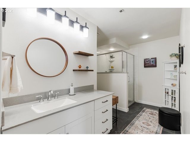 724 Nw WESTOVER Cir, Portland, OR 97210