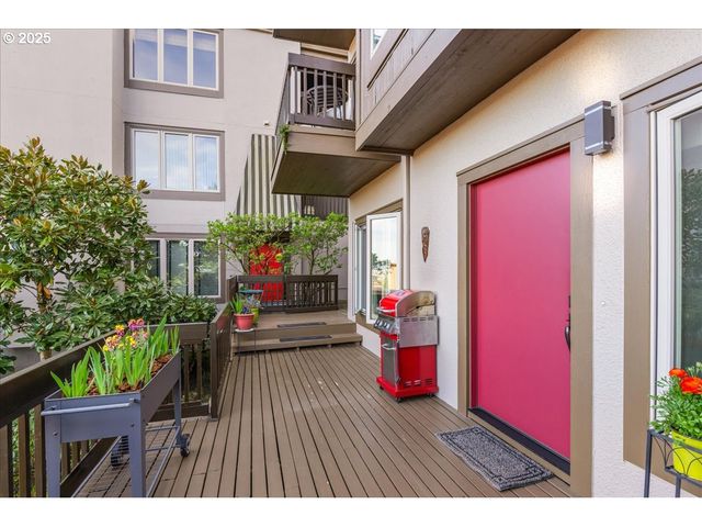 724 Nw WESTOVER Cir, Portland, OR 97210