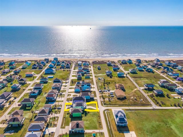 871 Townsend, Crystal Beach, TX 77650