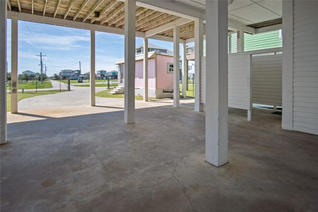 871 Townsend, Crystal Beach, TX 77650