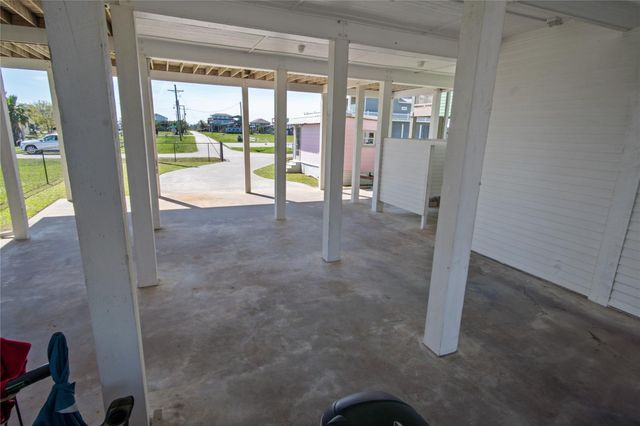 871 Townsend, Crystal Beach, TX 77650
