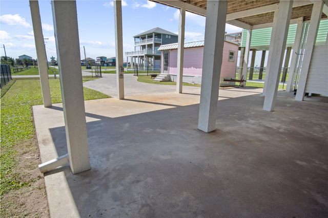 871 Townsend, Crystal Beach, TX 77650