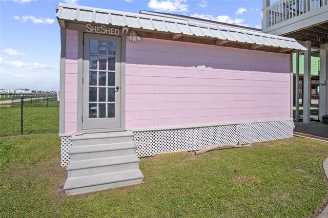 871 Townsend, Crystal Beach, TX 77650