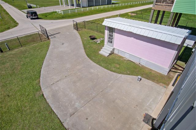 871 Townsend, Crystal Beach, TX 77650