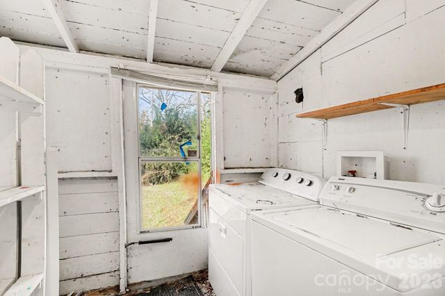 409 S Maple Street, Dallas, NC 28034