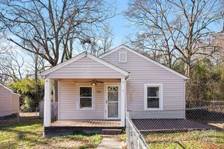 409 S Maple Street, Dallas, NC 28034