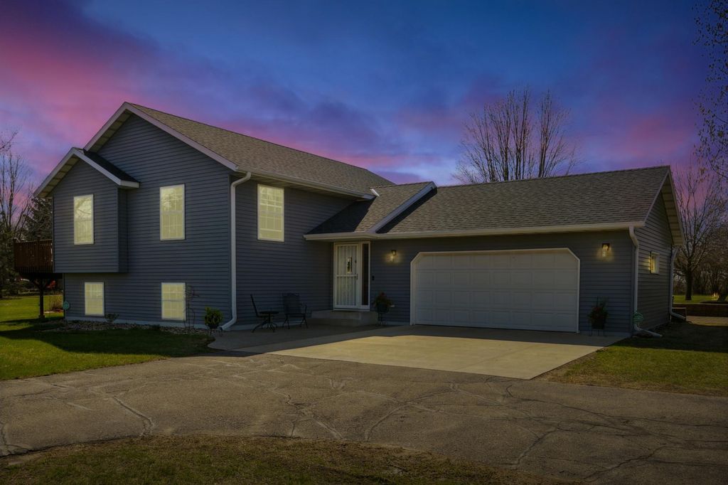 7823 Cabana Circle, Maine Prairie Twp, MN 55353
