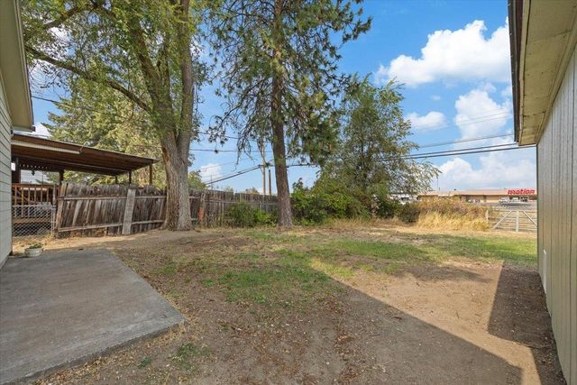 1223 E Decatur Ave, Spokane, WA 99208