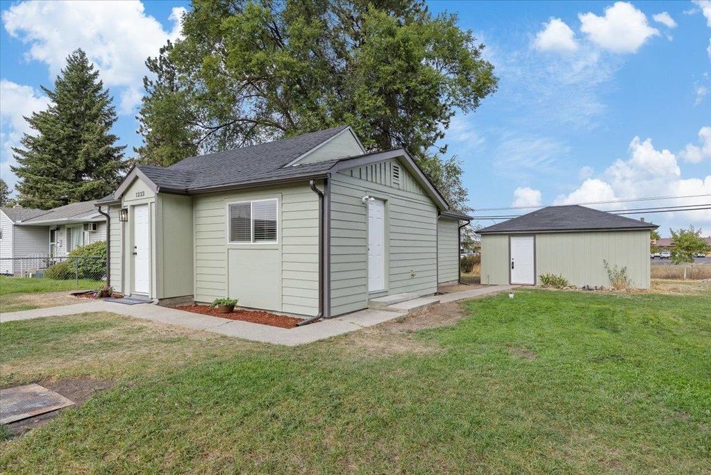 1223 E Decatur Ave, Spokane, WA 99208
