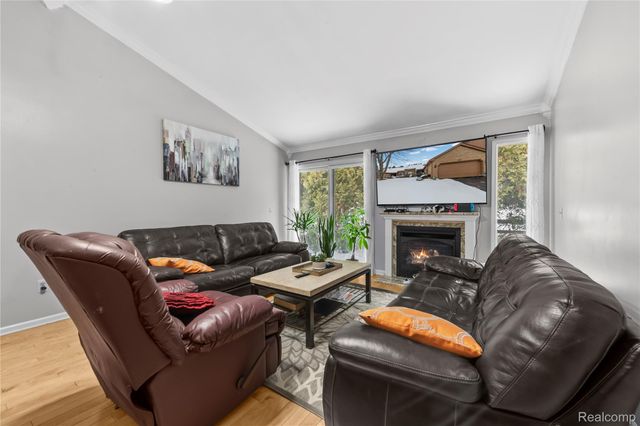 2162 London Bridge Drive, Rochester Hills, MI 48307