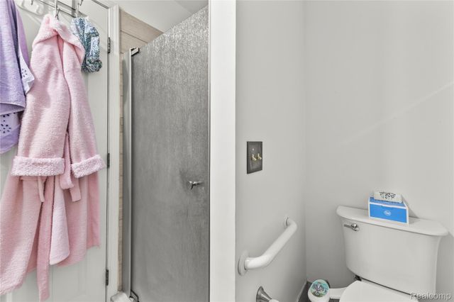 2162 London Bridge Drive, Rochester Hills, MI 48307