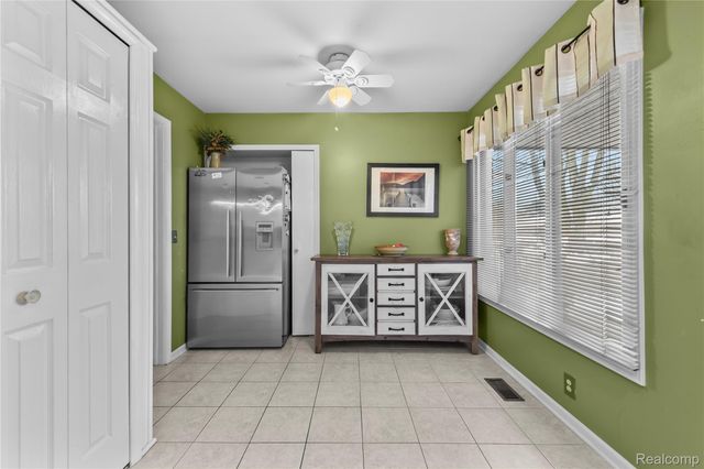 2162 London Bridge Drive, Rochester Hills, MI 48307