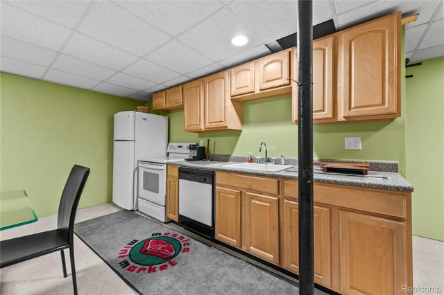 2162 London Bridge Drive, Rochester Hills, MI 48307