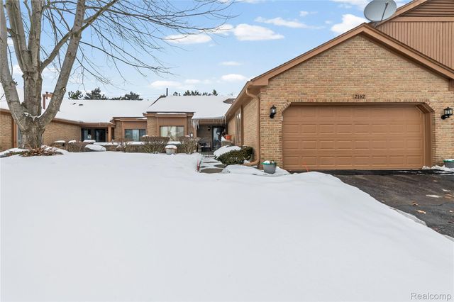 2162 London Bridge Drive, Rochester Hills, MI 48307