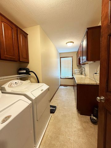 741 Huntley Avenue, Logan, OH 43138