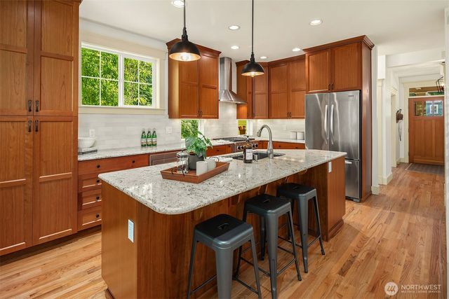 2322 NE 92nd Street, Seattle, WA 98115