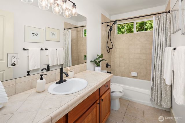 2322 NE 92nd Street, Seattle, WA 98115