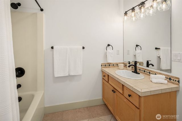 2322 NE 92nd Street, Seattle, WA 98115