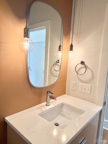 915 Vine Street, Cincinnati, OH 45202