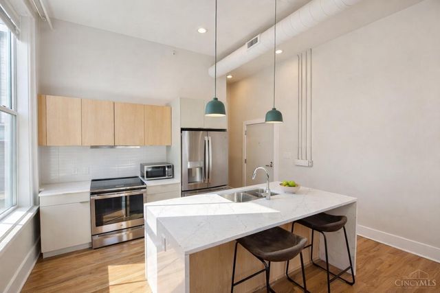 915 Vine Street, Cincinnati, OH 45202