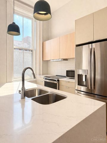 915 Vine Street, Cincinnati, OH 45202