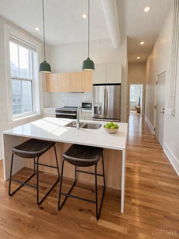 915 Vine Street, Cincinnati, OH 45202