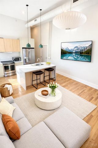 915 Vine Street, Cincinnati, OH 45202