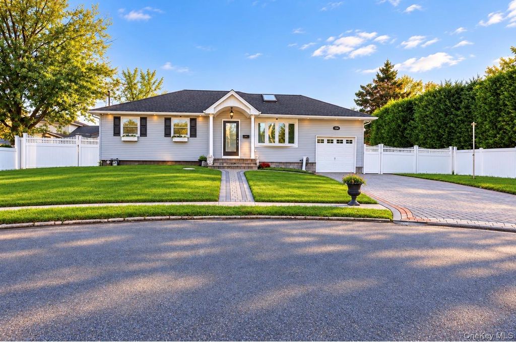 108 Forsythia Lane, North Babylon, NY 11703 — exterior