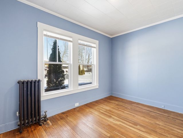 74 Carlisle St, Lowell, MA 01852