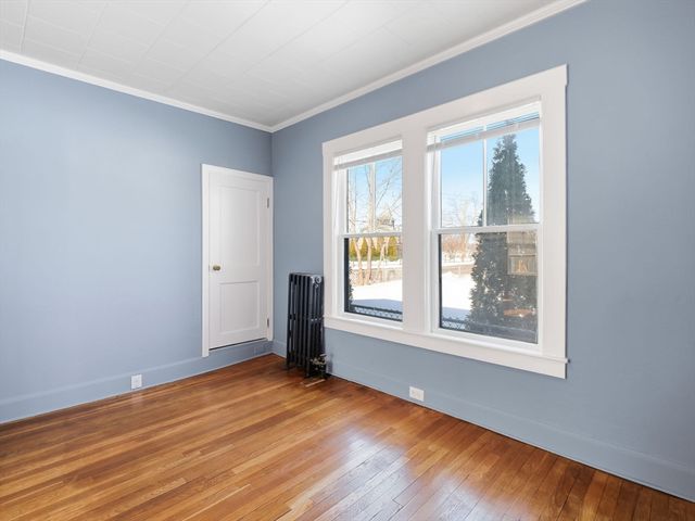 74 Carlisle St, Lowell, MA 01852