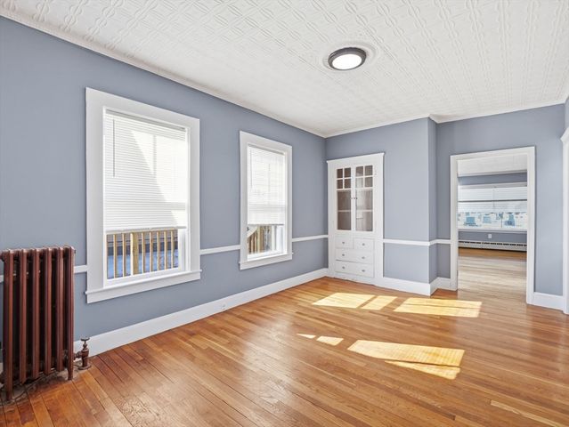 74 Carlisle St, Lowell, MA 01852