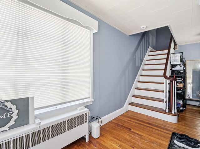 74 Carlisle St, Lowell, MA 01852