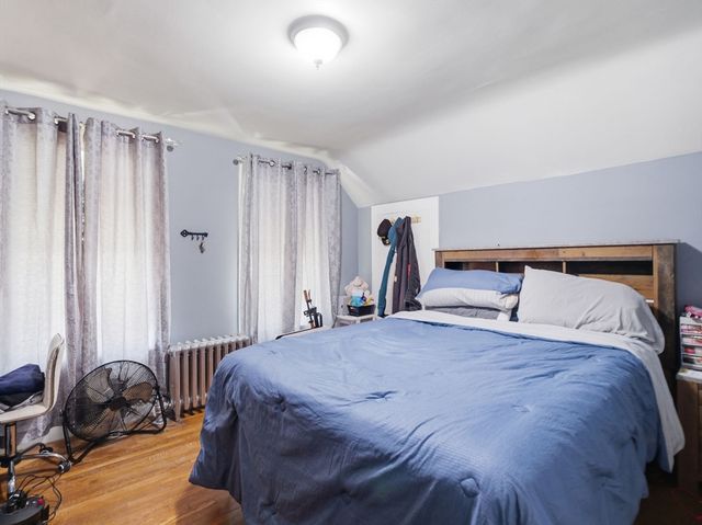 74 Carlisle St, Lowell, MA 01852