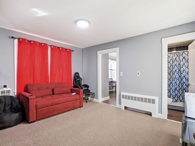 74 Carlisle St, Lowell, MA 01852