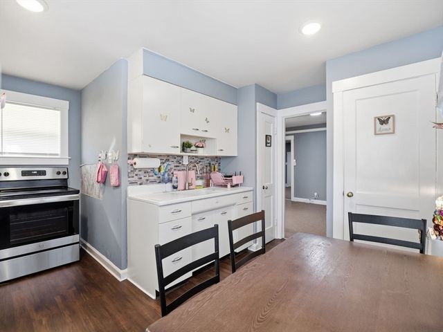74 Carlisle St, Lowell, MA 01852