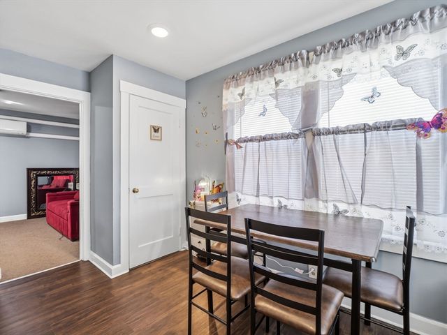74 Carlisle St, Lowell, MA 01852