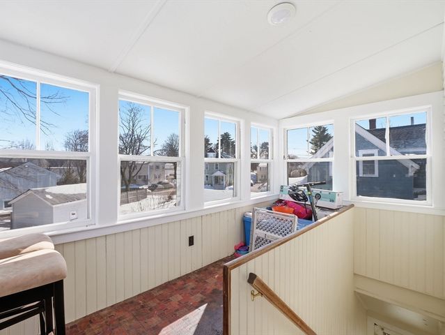 74 Carlisle St, Lowell, MA 01852