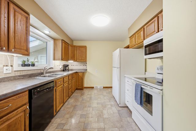 809 19TH Street N, Moorhead, MN 56560