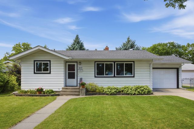 809 19TH Street N, Moorhead, MN 56560