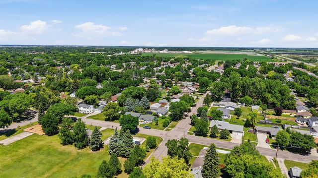 809 19TH Street N, Moorhead, MN 56560