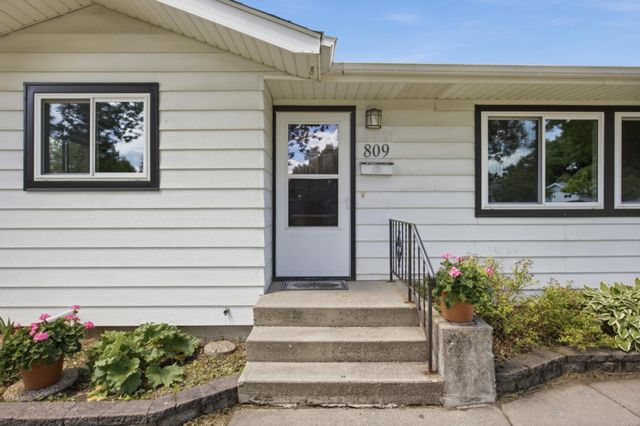 809 19TH Street N, Moorhead, MN 56560