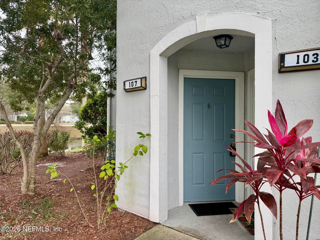 1717 COUNTY ROAD 220 107, Fleming Island, FL 32003