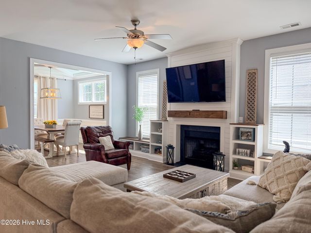585 W Craftsman Way, Hampstead, NC 28443