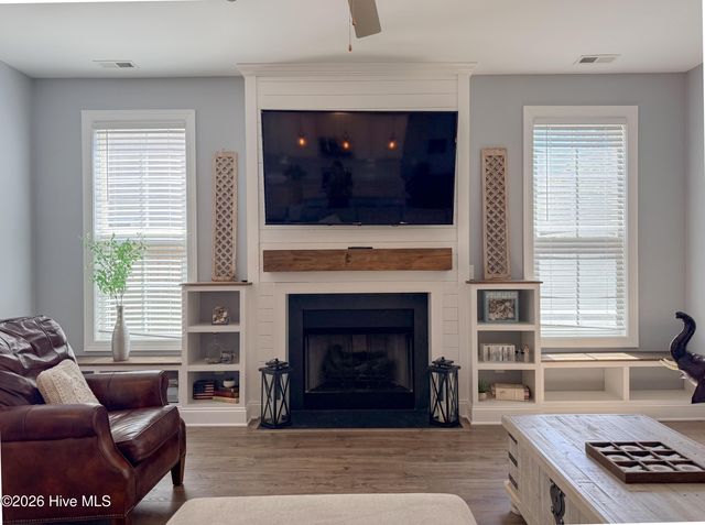 585 W Craftsman Way, Hampstead, NC 28443