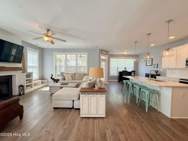 585 W Craftsman Way, Hampstead, NC 28443
